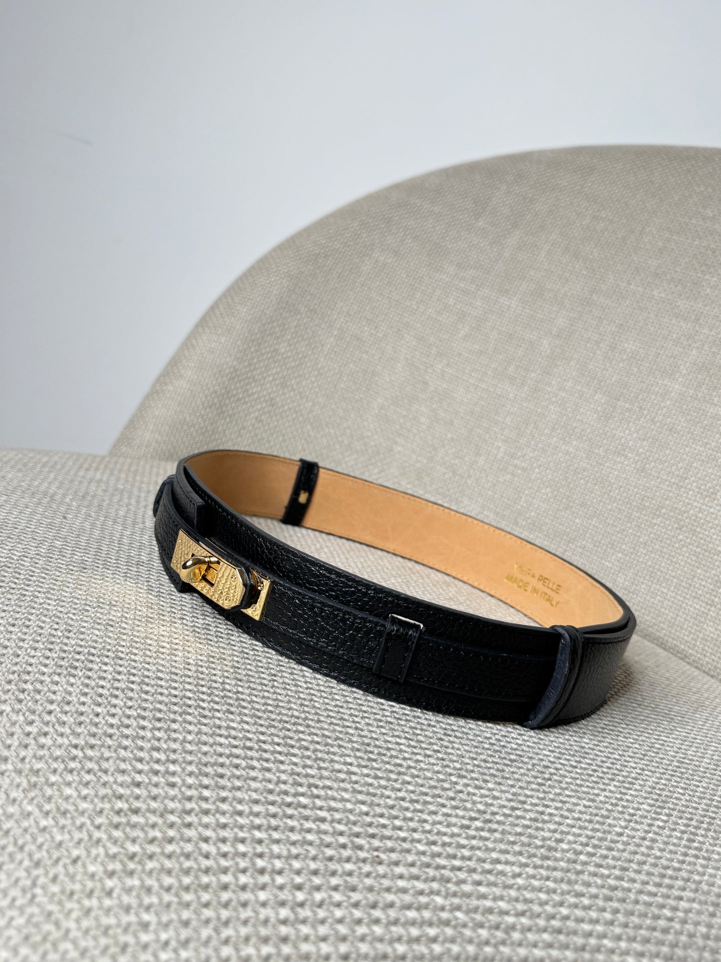 Cintura alta regolabile stile Hermès in vera pelle martellata nera 4cm