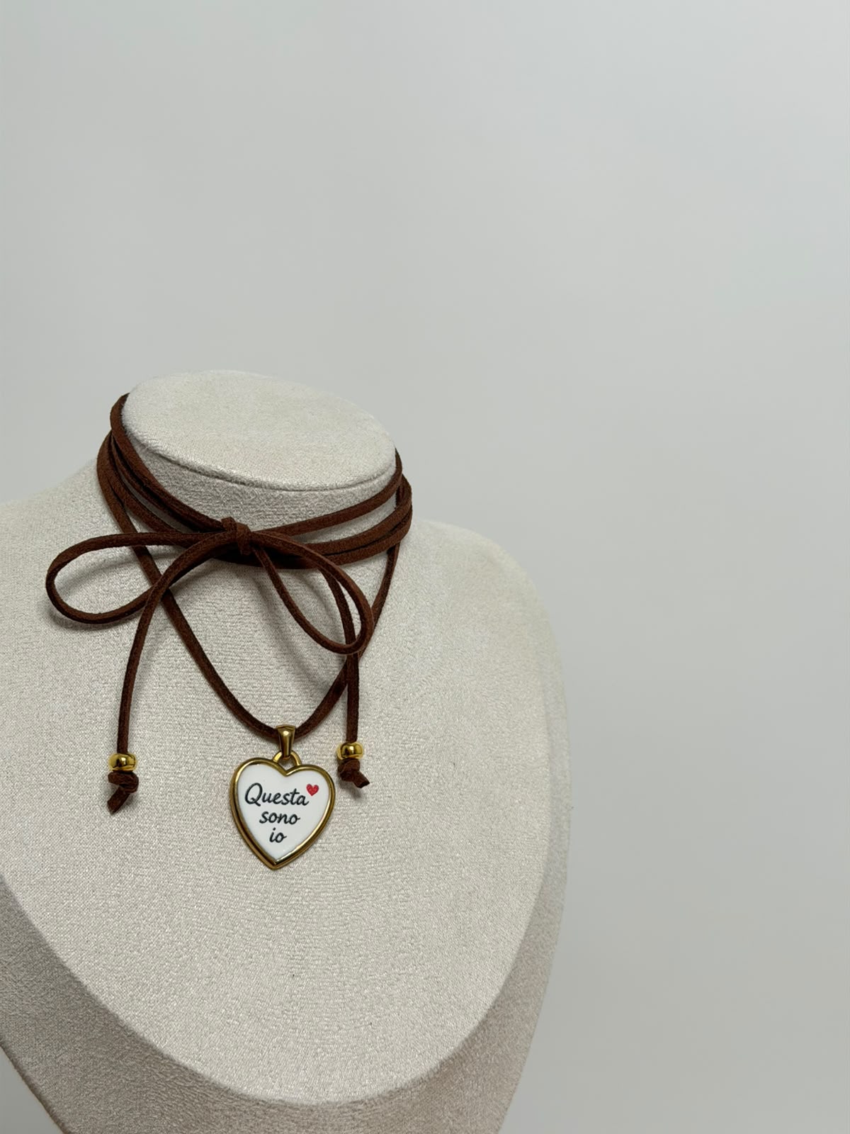 Collana "MC-LiberaDiSognare" in filo suede con charm "questa sono io"