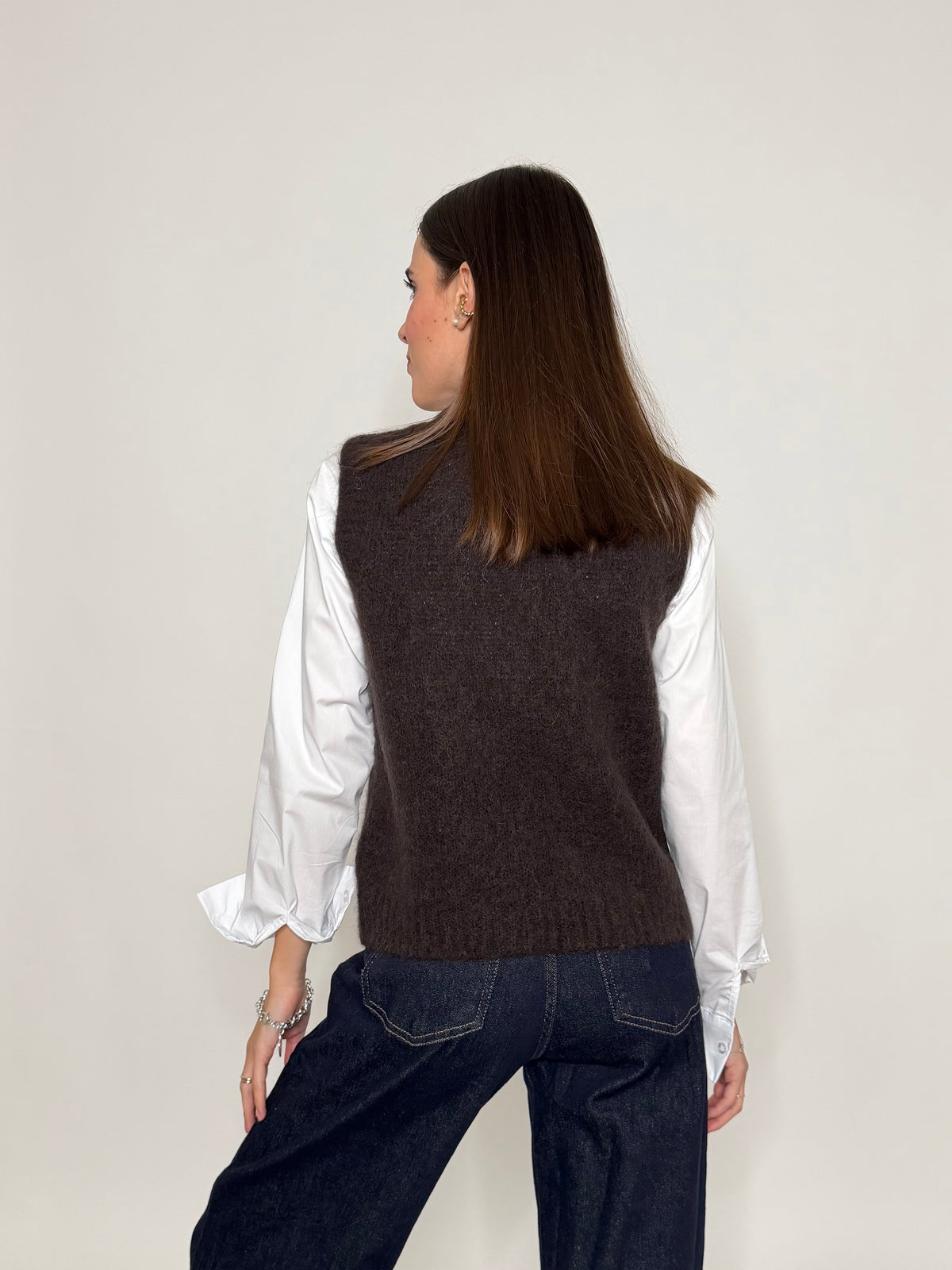 Gilet fluffy in morbido tessuto alpaca e lana moro