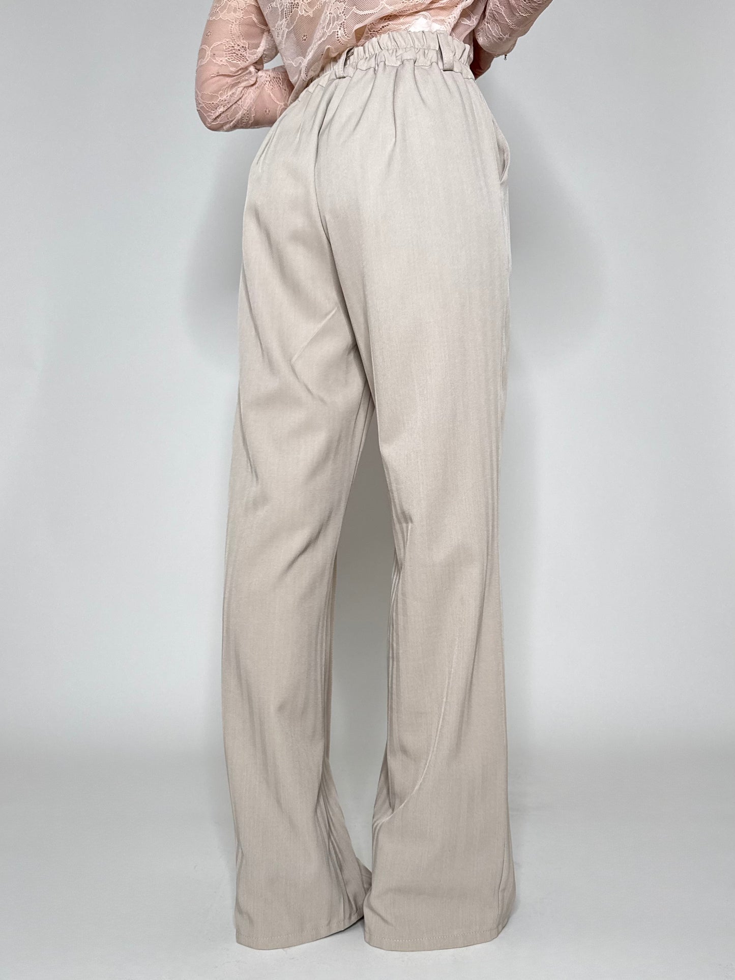 Pantalone morbido taglio elegante Beige