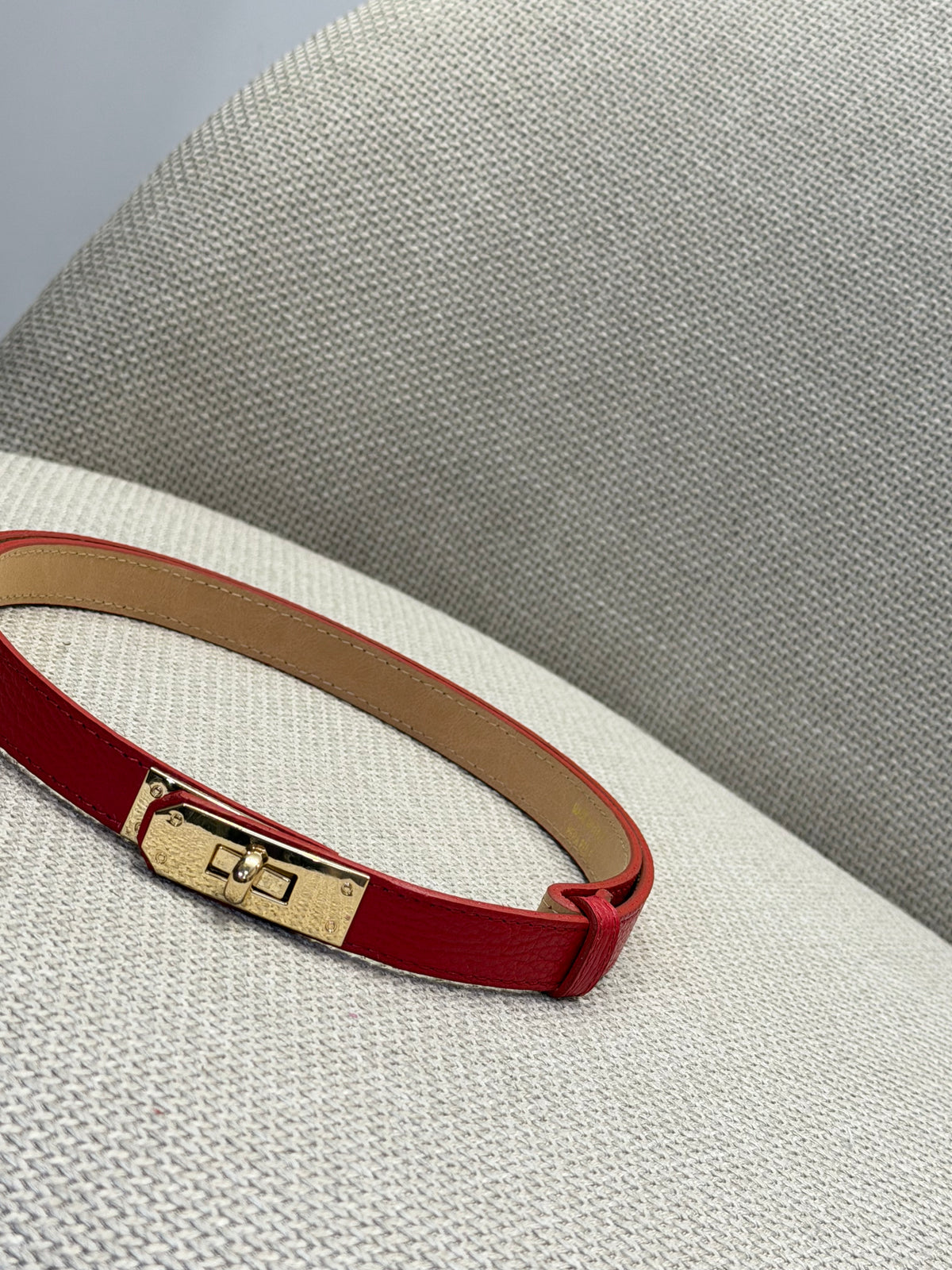 Cintura vera pelle regolabile con lucchetto rossa 2cm