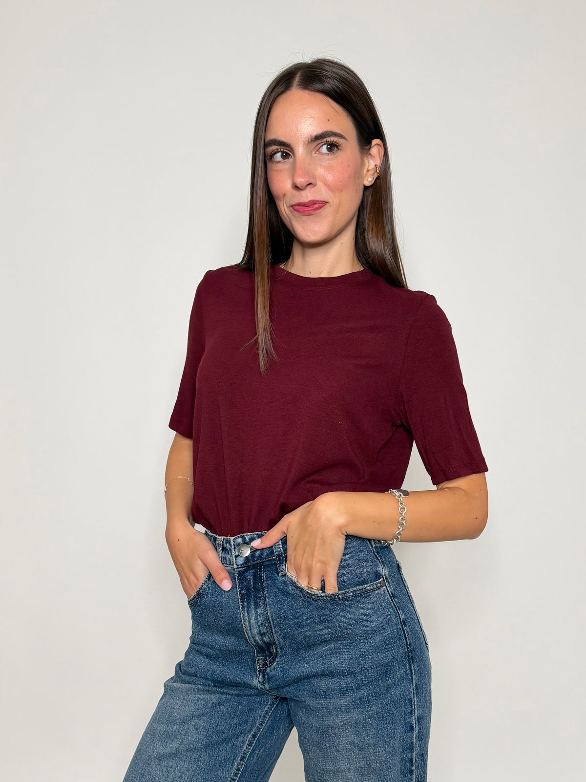 Maglia girocollo basic in viscosa e cotone bordeaux