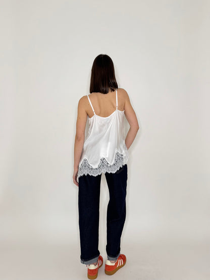 Top pizzo asimmetrico in 100% viscosa satin - Bianco