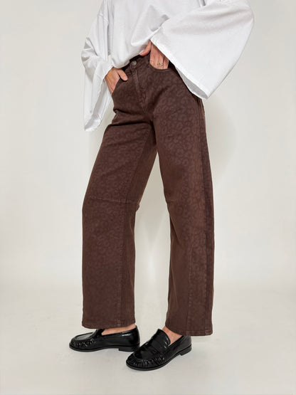 Jeans Barrell Fit leopardato