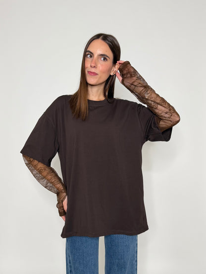 Maglia in cotone con manicotto in pizzo cioccolato