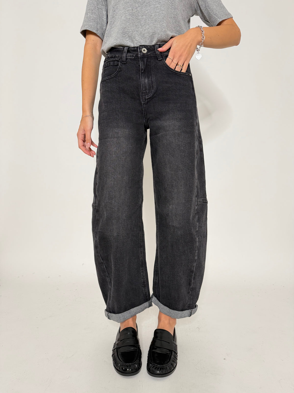 Jeans Barrell con spicchi laterali Grigio nero