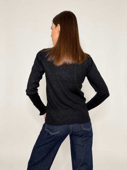 Maglia in morbida viscosa frufru mezzo collo nero