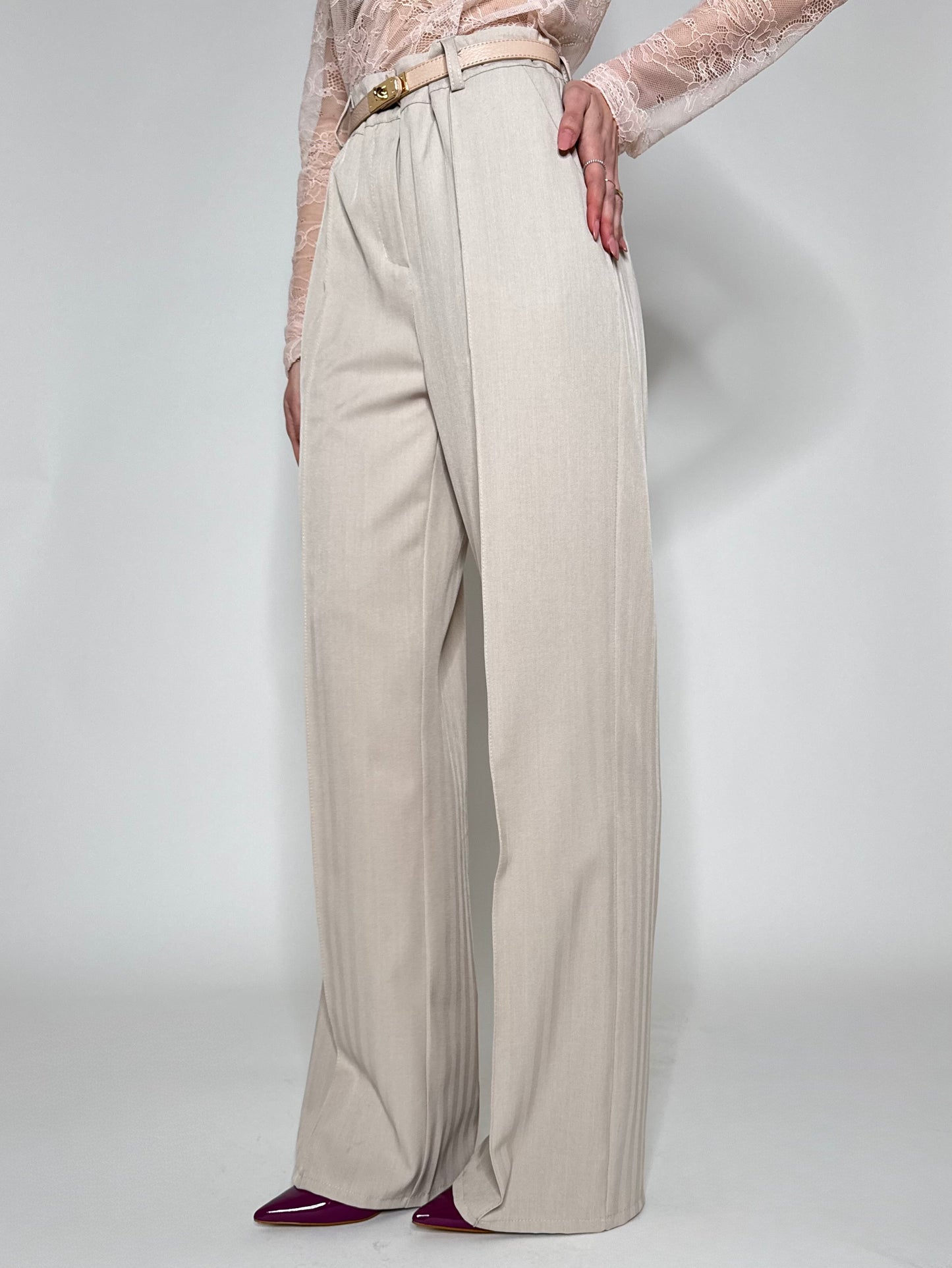 Pantalone morbido taglio elegante Beige