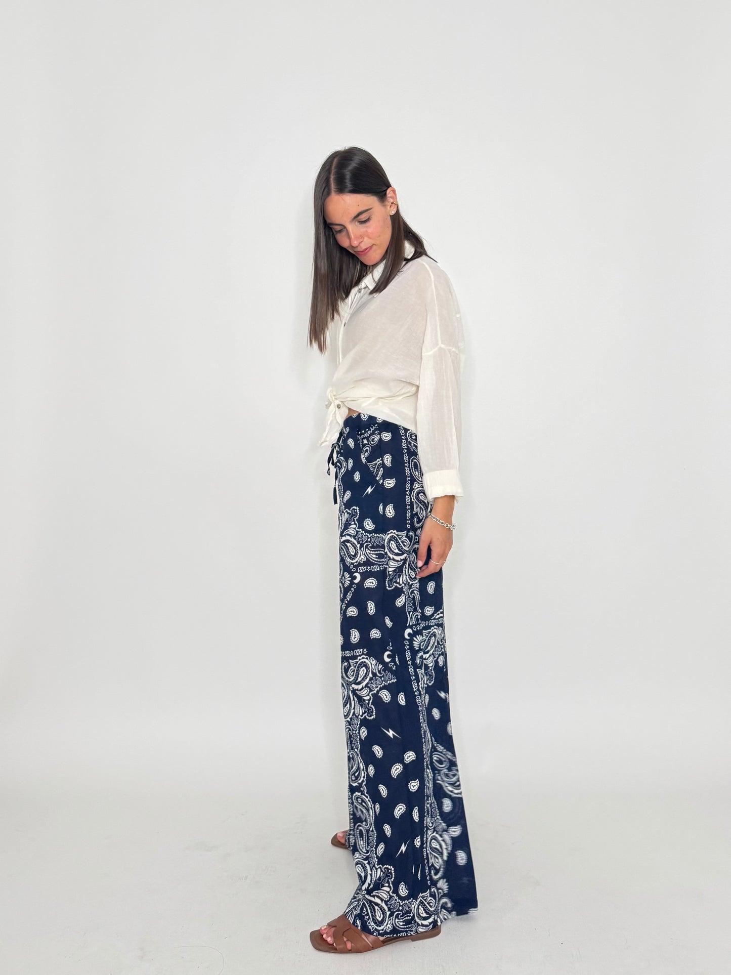 Pantalone in mussola di cotone stampa bandana Blu