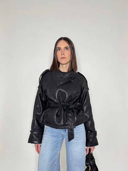 Giacca doppiopetto con cintura in eco pelle