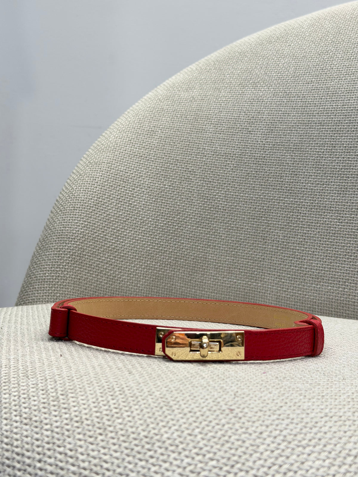 Cintura vera pelle regolabile con lucchetto rossa 2cm