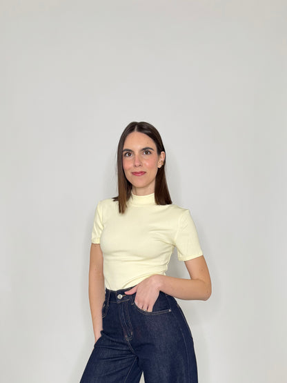 Maglia soft touch a costine mezzo collo in viscosa Giallo Pulcino