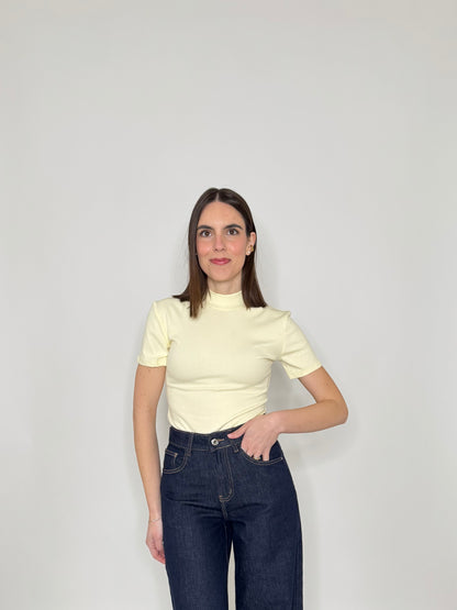 Maglia soft touch a costine mezzo collo in viscosa Giallo Pulcino