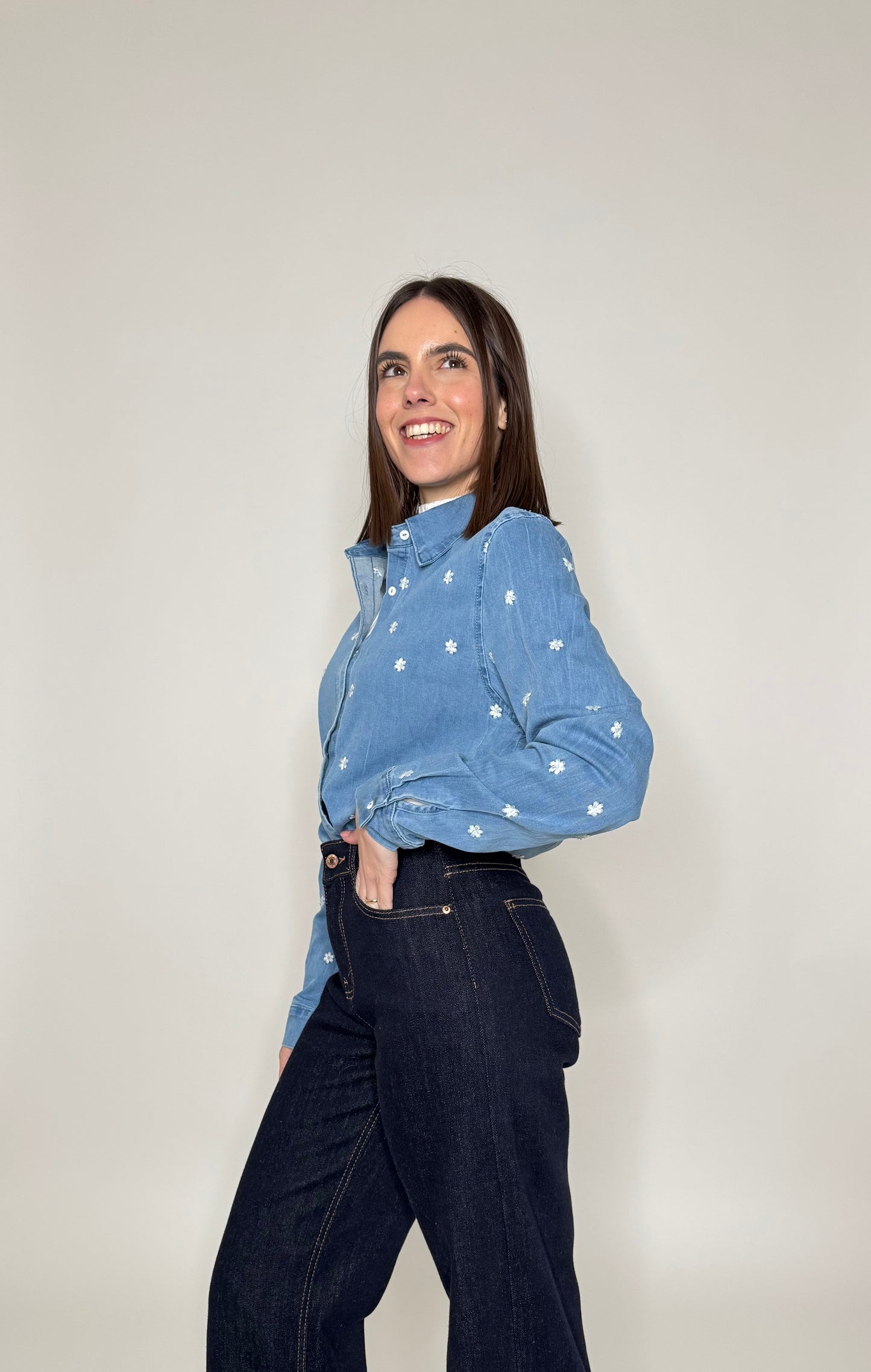 Camicia di jeans con ricami in cotone