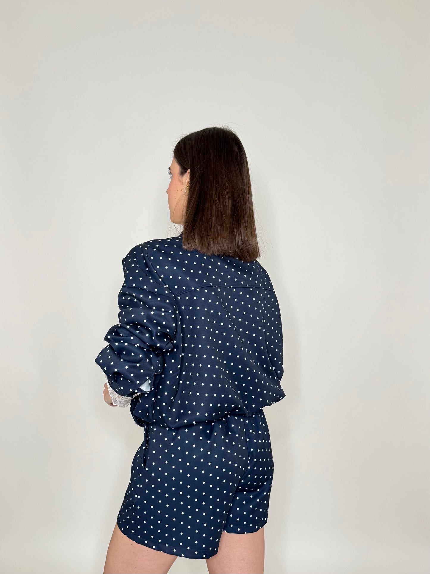 Completo stampa a pois blu navy