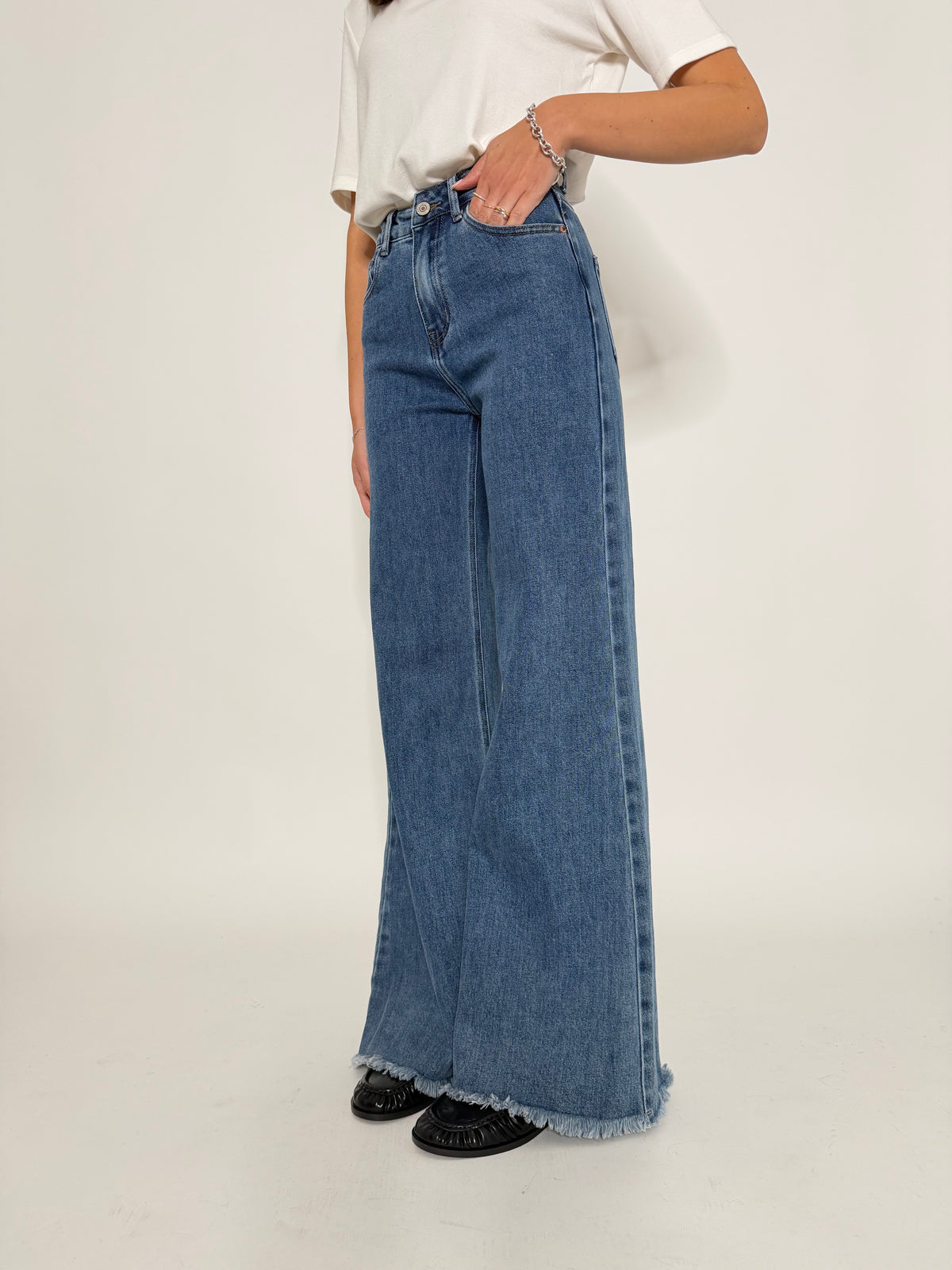 Jeans Wide Leg vita alta sfrangiato in Denim Blu