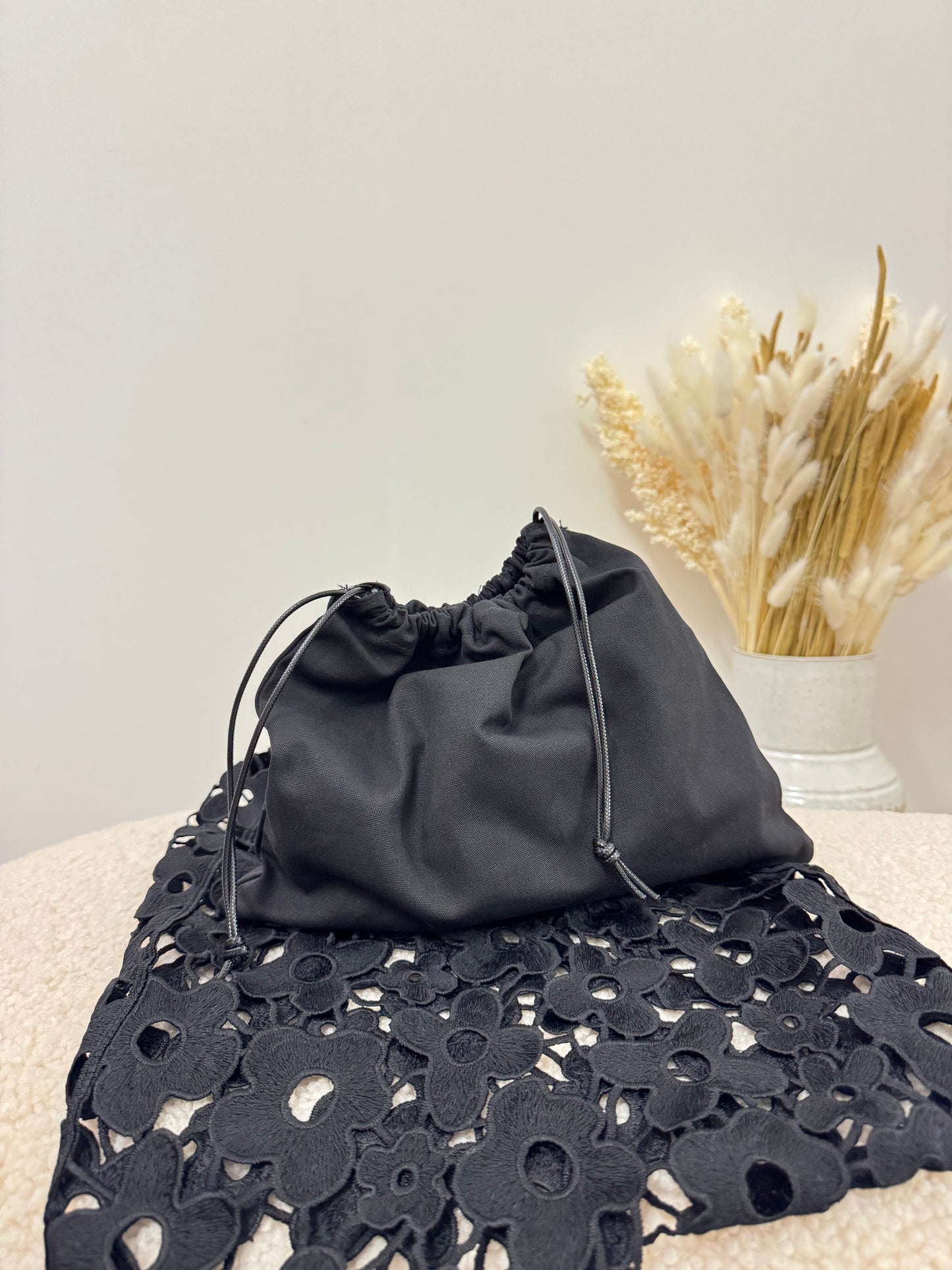 Tote bag effetto macramè floreale Nero