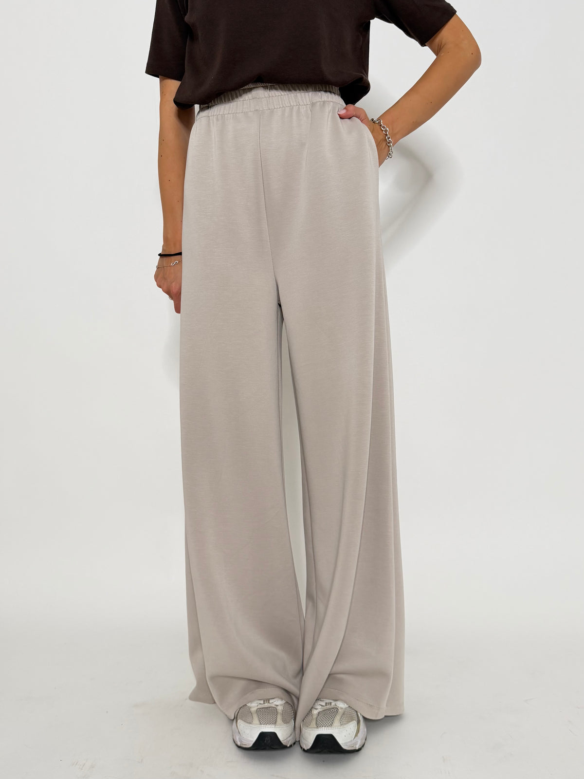 Pantalone palazzo relax fit in viscosa beige