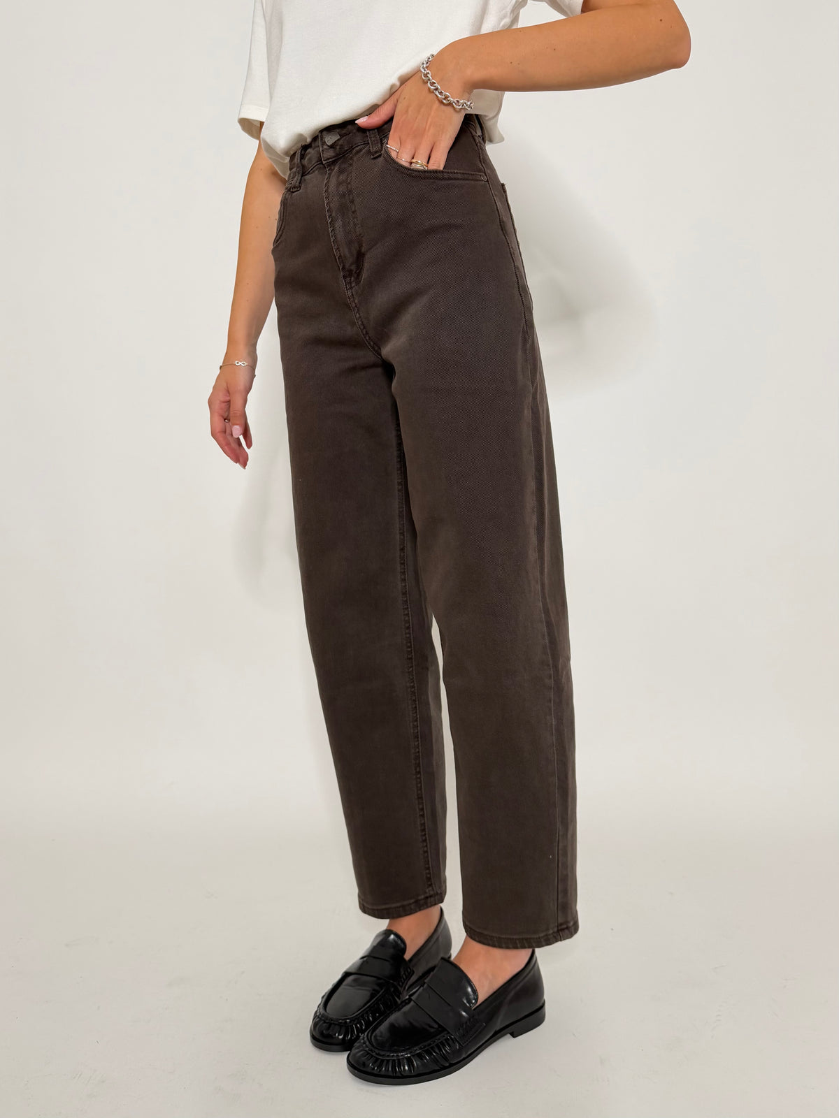 Jeans Mom Fit cioccolato freddo