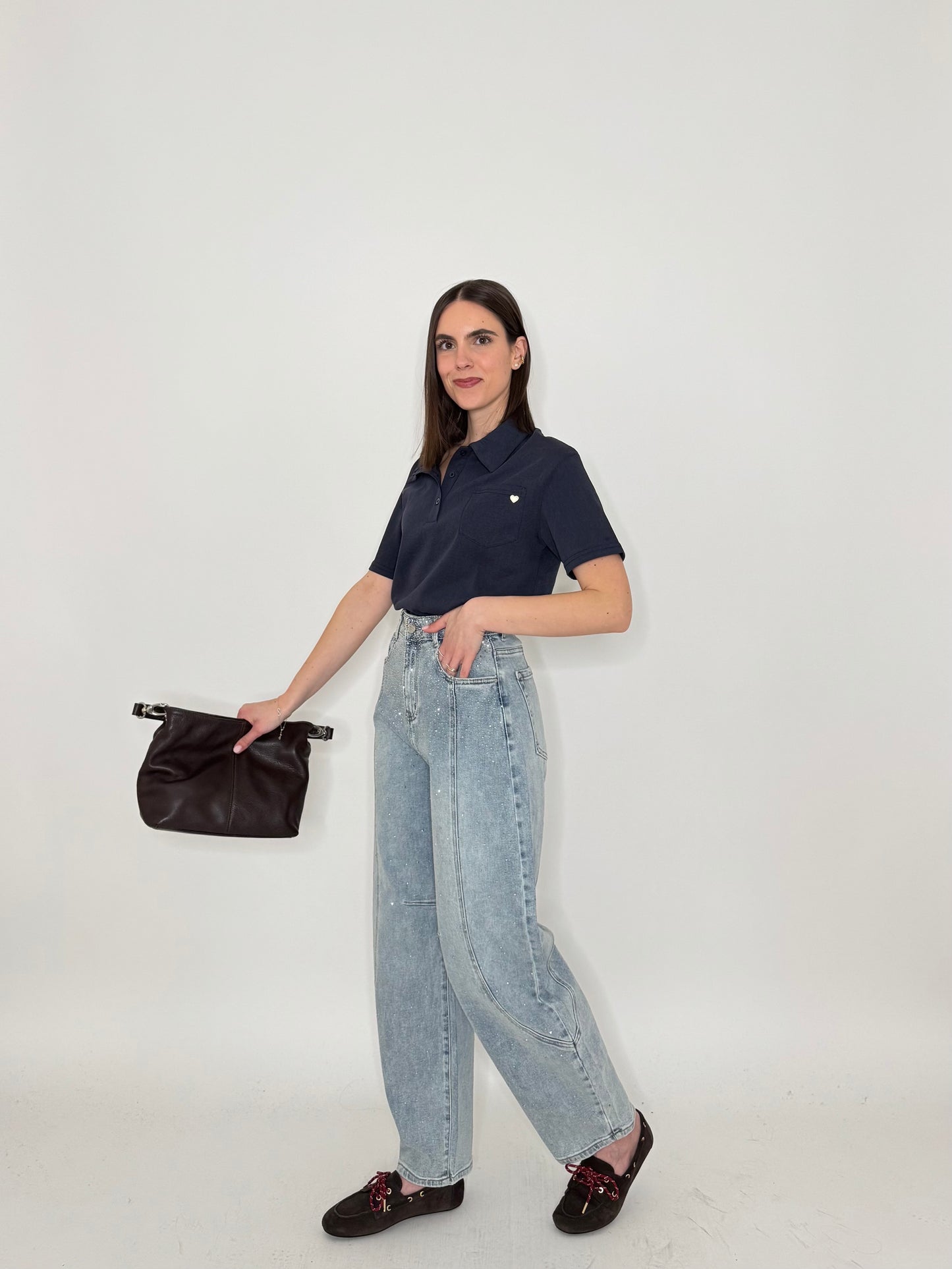 Jeans barrel con impunture Strass