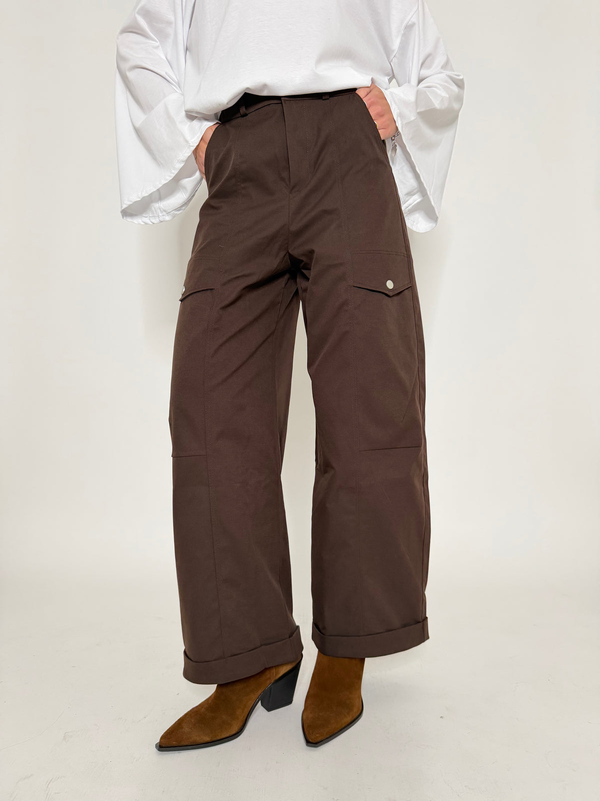 Pantalone cargo wide leg cioccolato