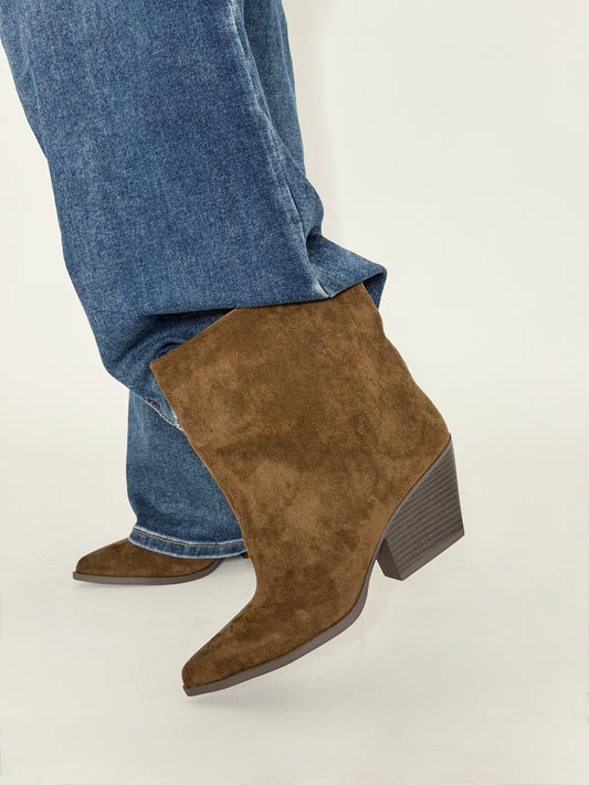 Stivaletti in Suede Marroni Tacco Svasato Texano