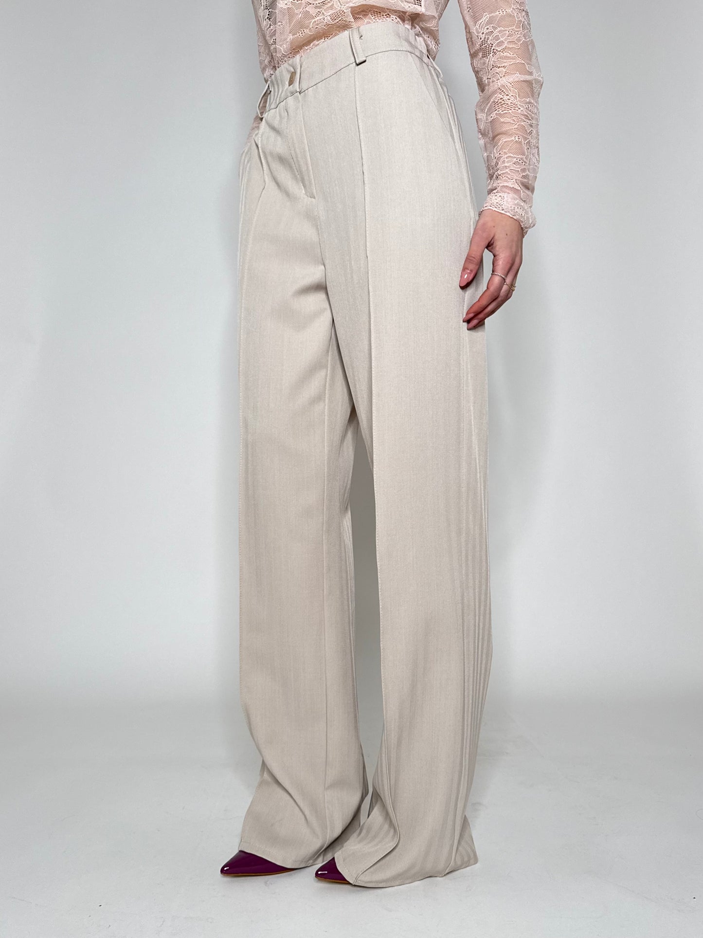 Pantalone morbido taglio elegante Beige