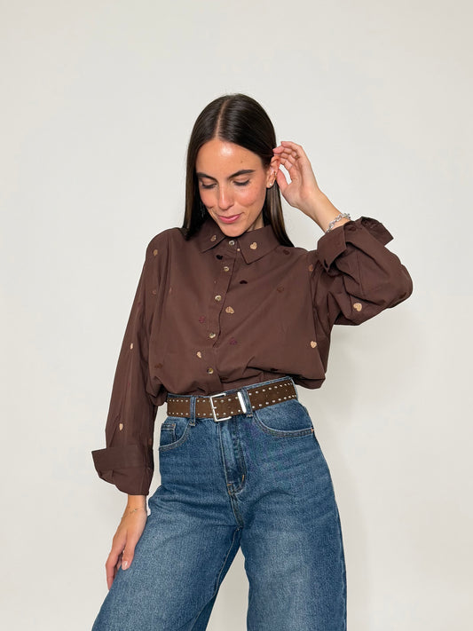 Camicia in cotone cioccolato con dettagli ricamati
