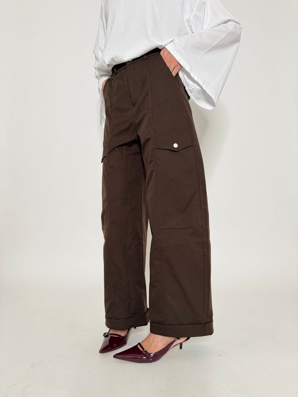 Pantalone cargo wide leg cioccolato