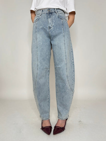 Jeans barrel con impunture Strass
