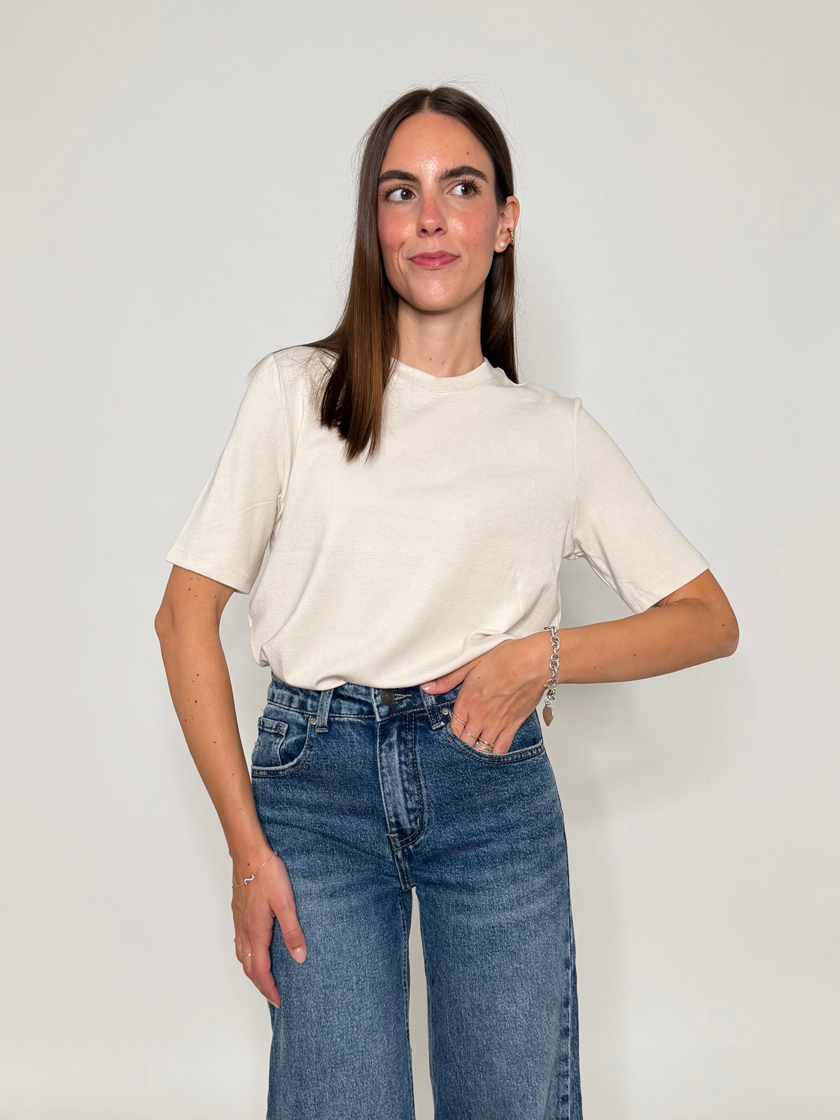 Maglia girocollo basic in viscosa e cotone beige
