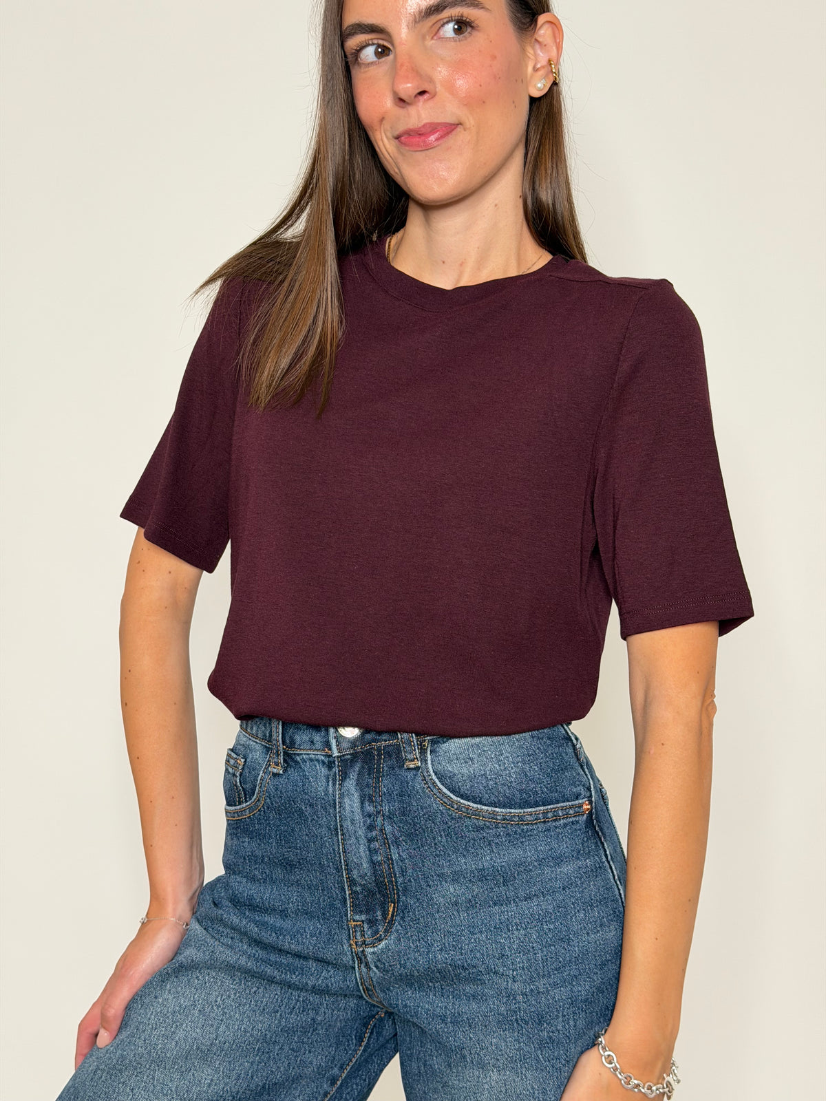 Maglia girocollo basic con impuntura in viscosa e cotone burgundy