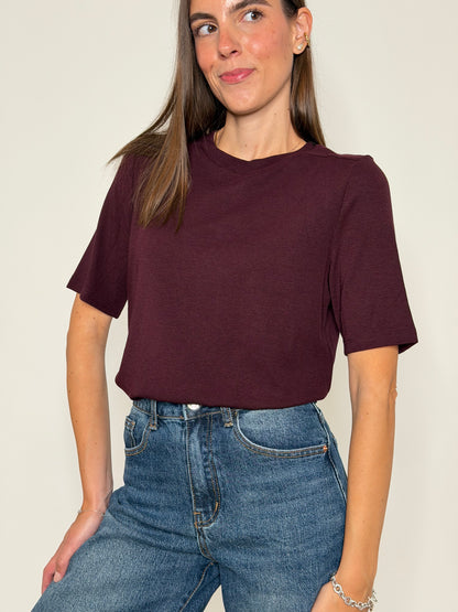 Maglia girocollo basic con impuntura in viscosa e cotone burgundy
