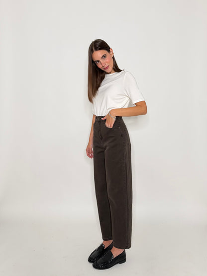 Jeans Mom Fit cioccolato freddo