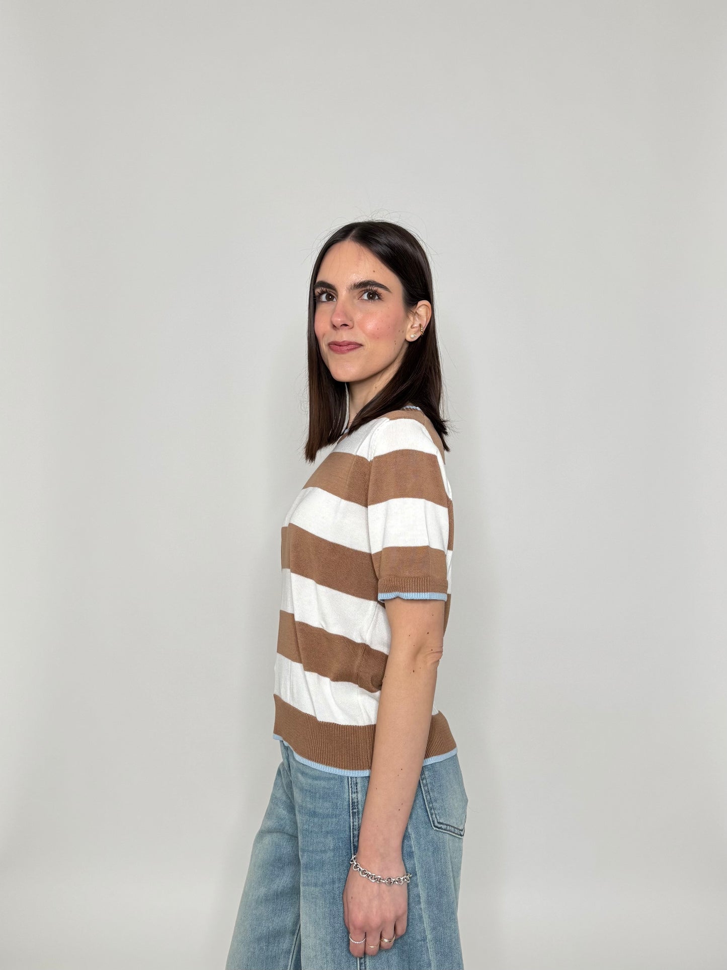 Maglia girocollo a righe manica corta in 100% cotone Panna/Camel/Celeste