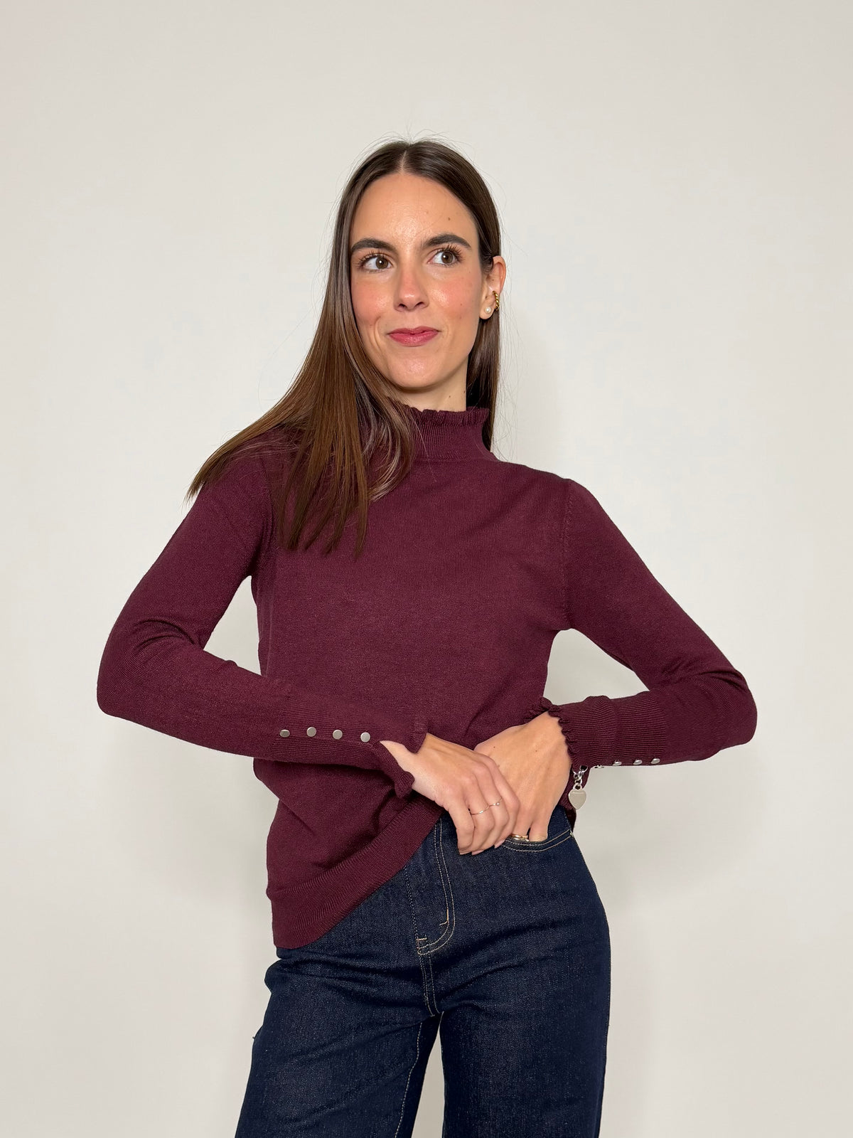 Maglia in morbida viscosa frufru mezzo collo bordeaux