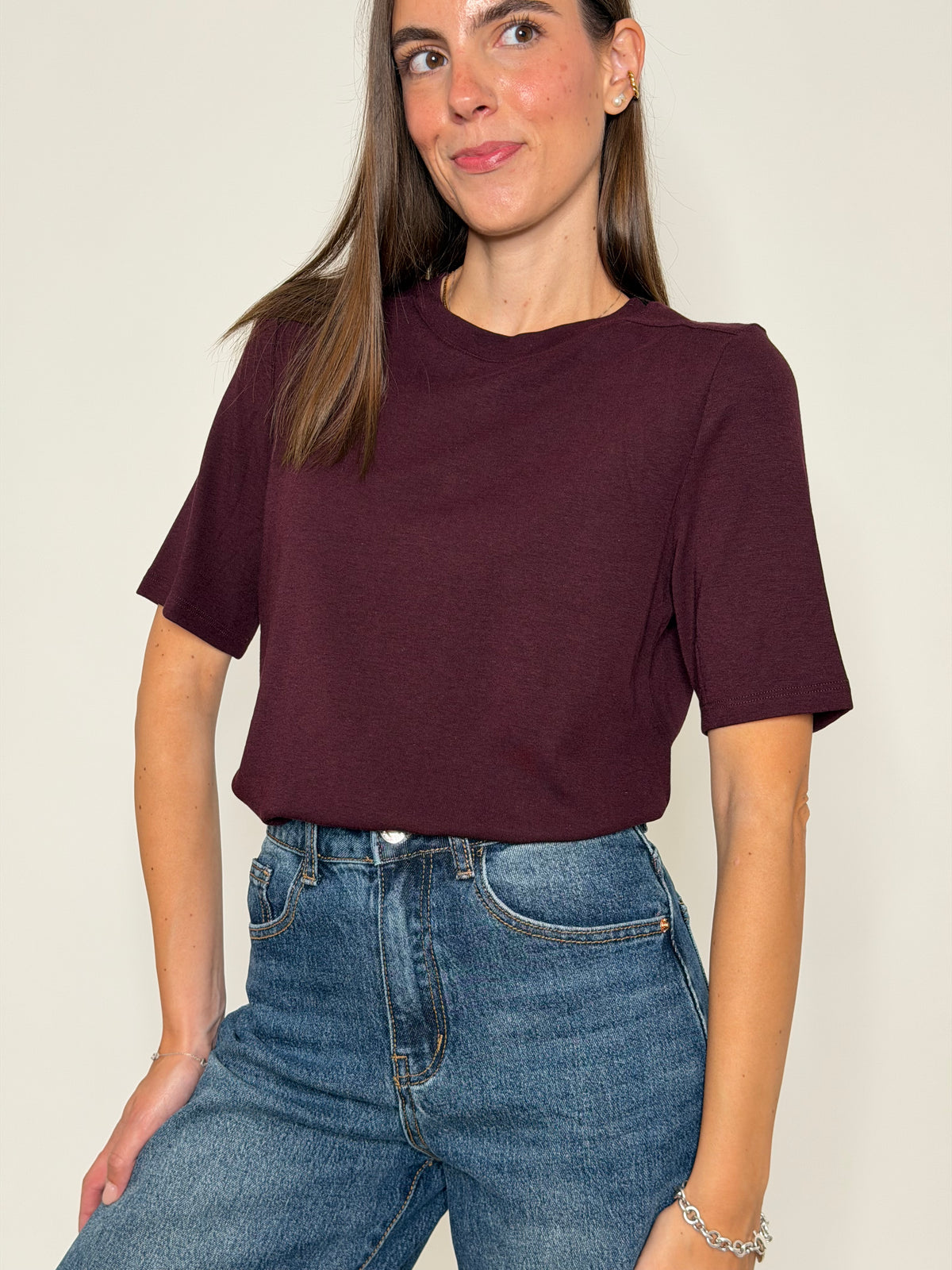 Maglia girocollo basic con impuntura in viscosa e cotone burgundy