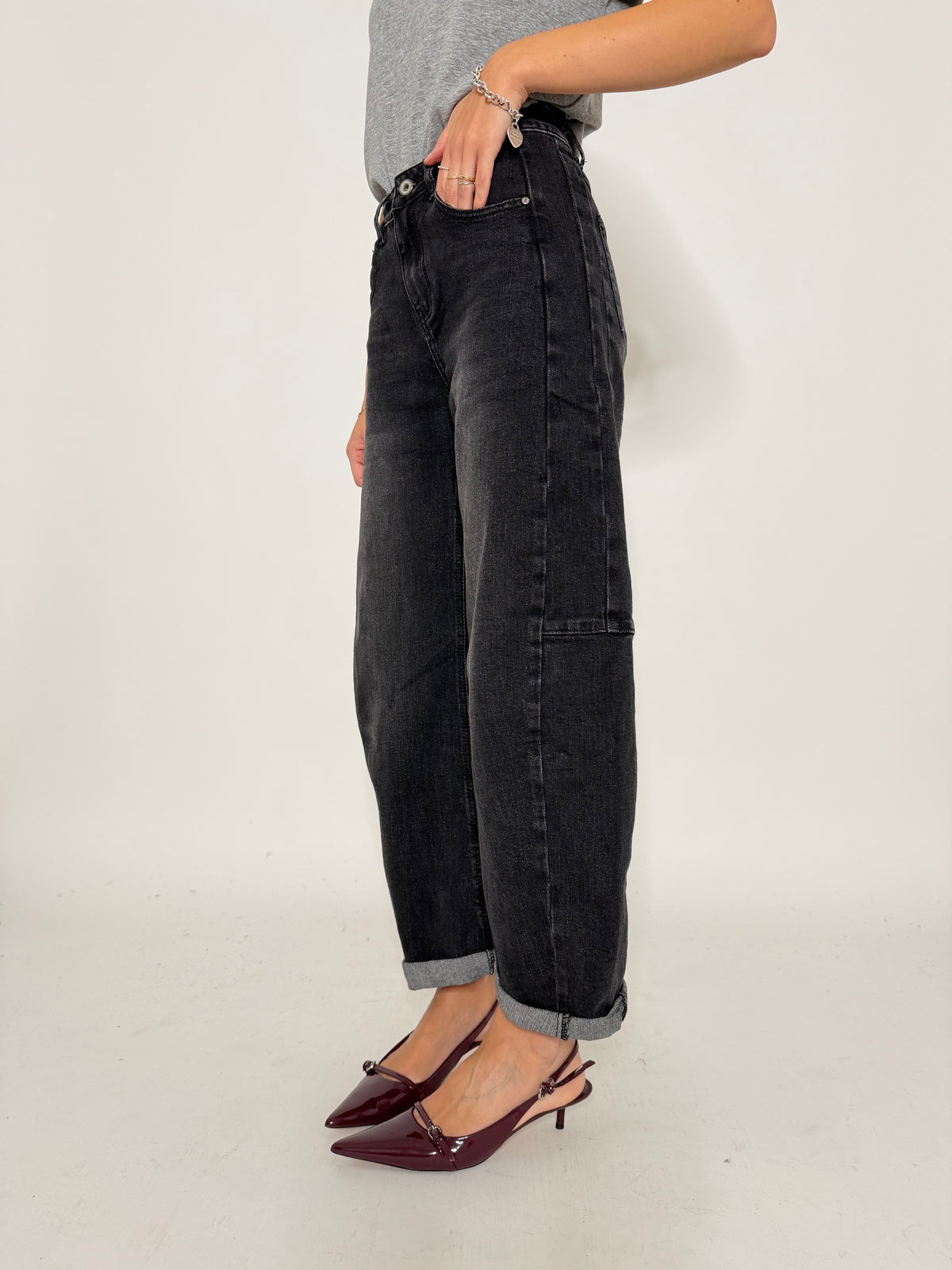 Jeans Barrell con spicchi laterali Grigio nero
