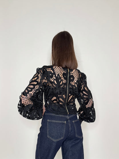 Blusa pizzo strutturato lavorazione macramè
