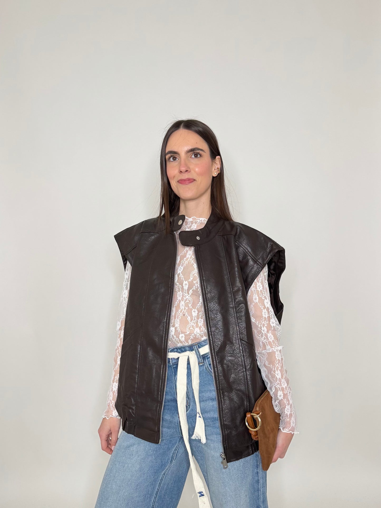Gilet in ecopelle martellata cioccolato