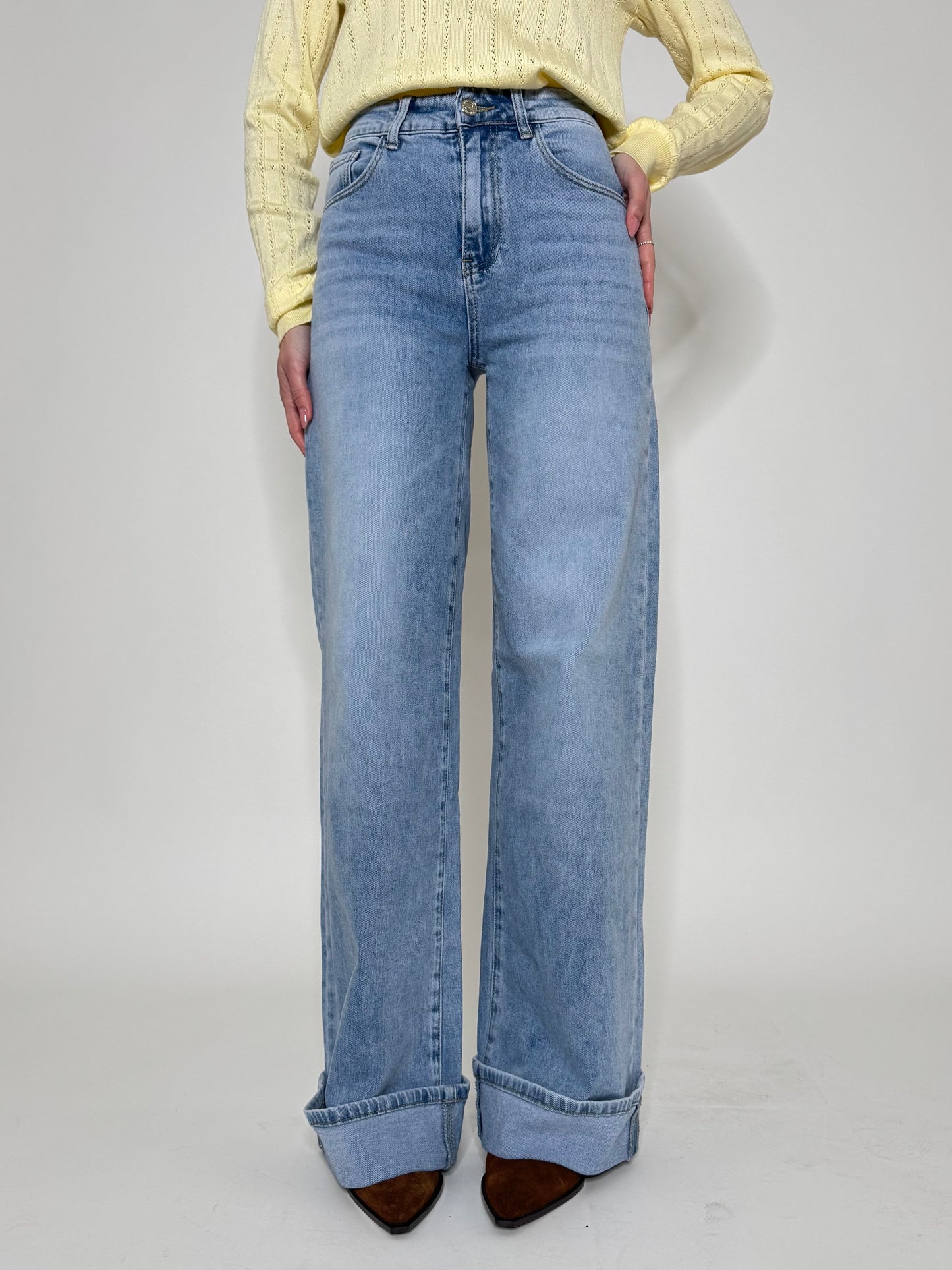 Jeans wide leg con risvolto