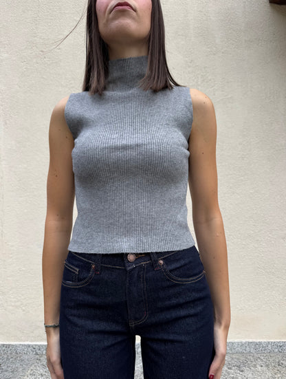 Top mezzo collo in calda viscosa crop Grigio