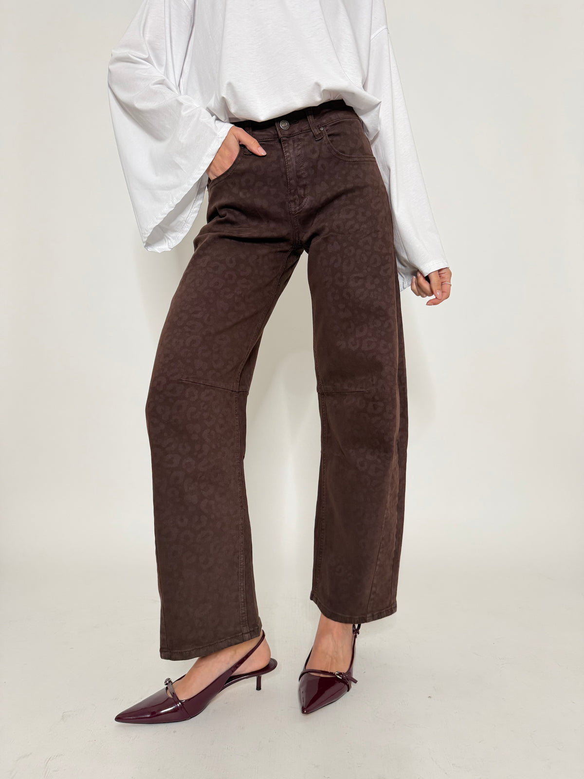 Jeans Barrell Fit leopardato