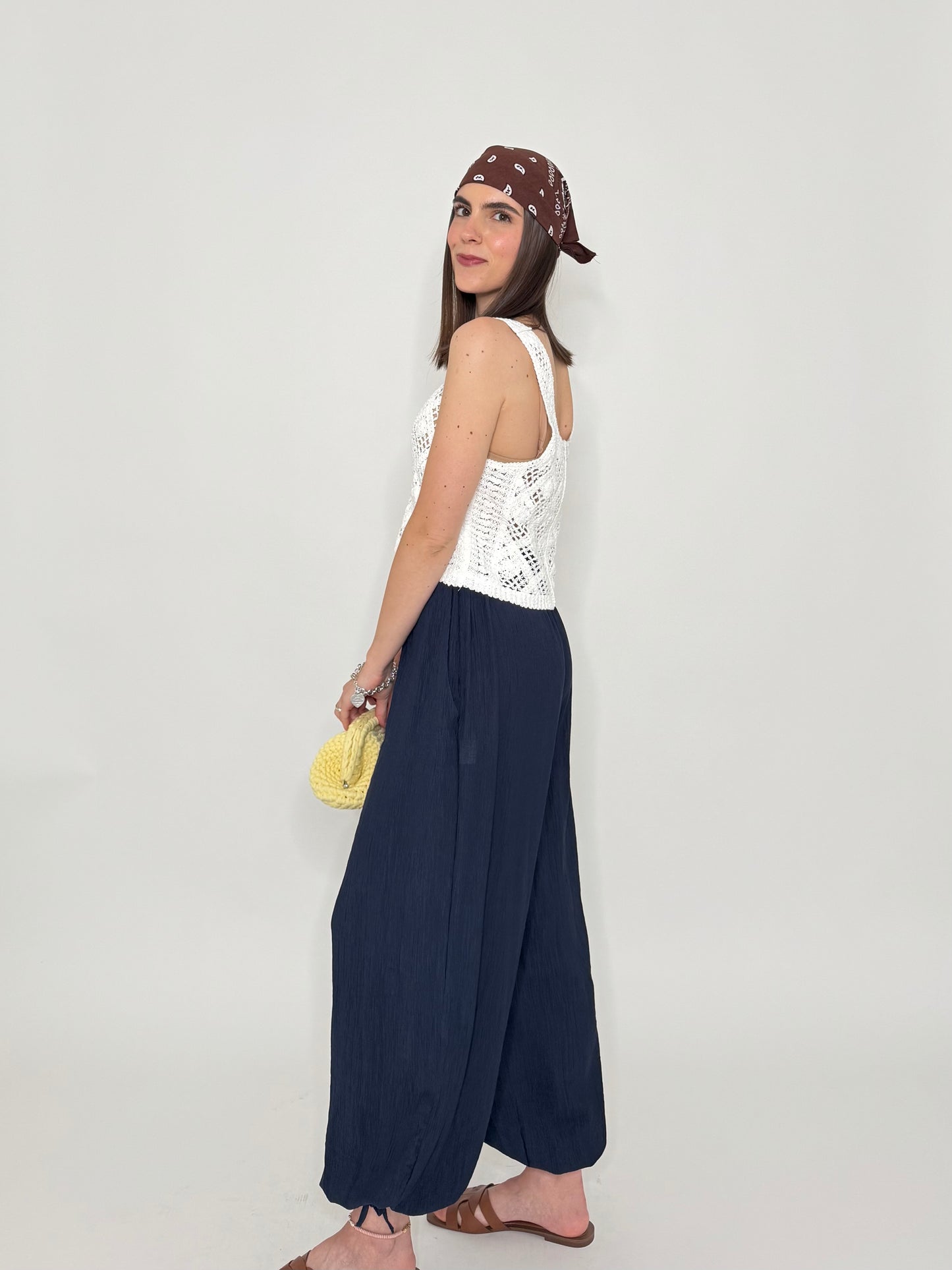 Pantalone in viscosa con laccetti