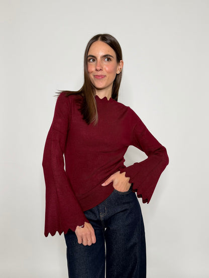 Maglia in morbida viscosa zigzag con manica a campana bordeaux