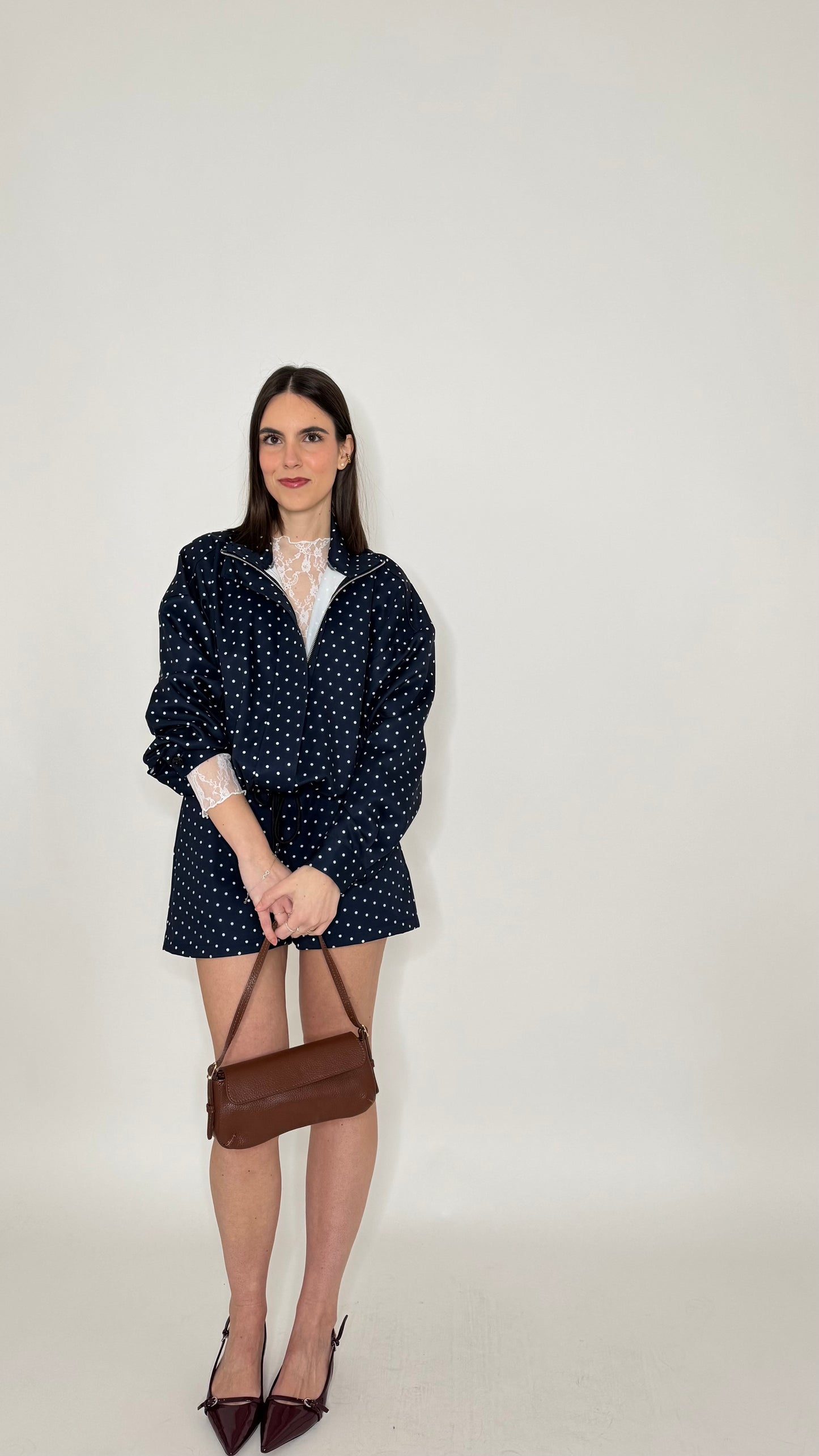 Completo stampa a pois blu navy