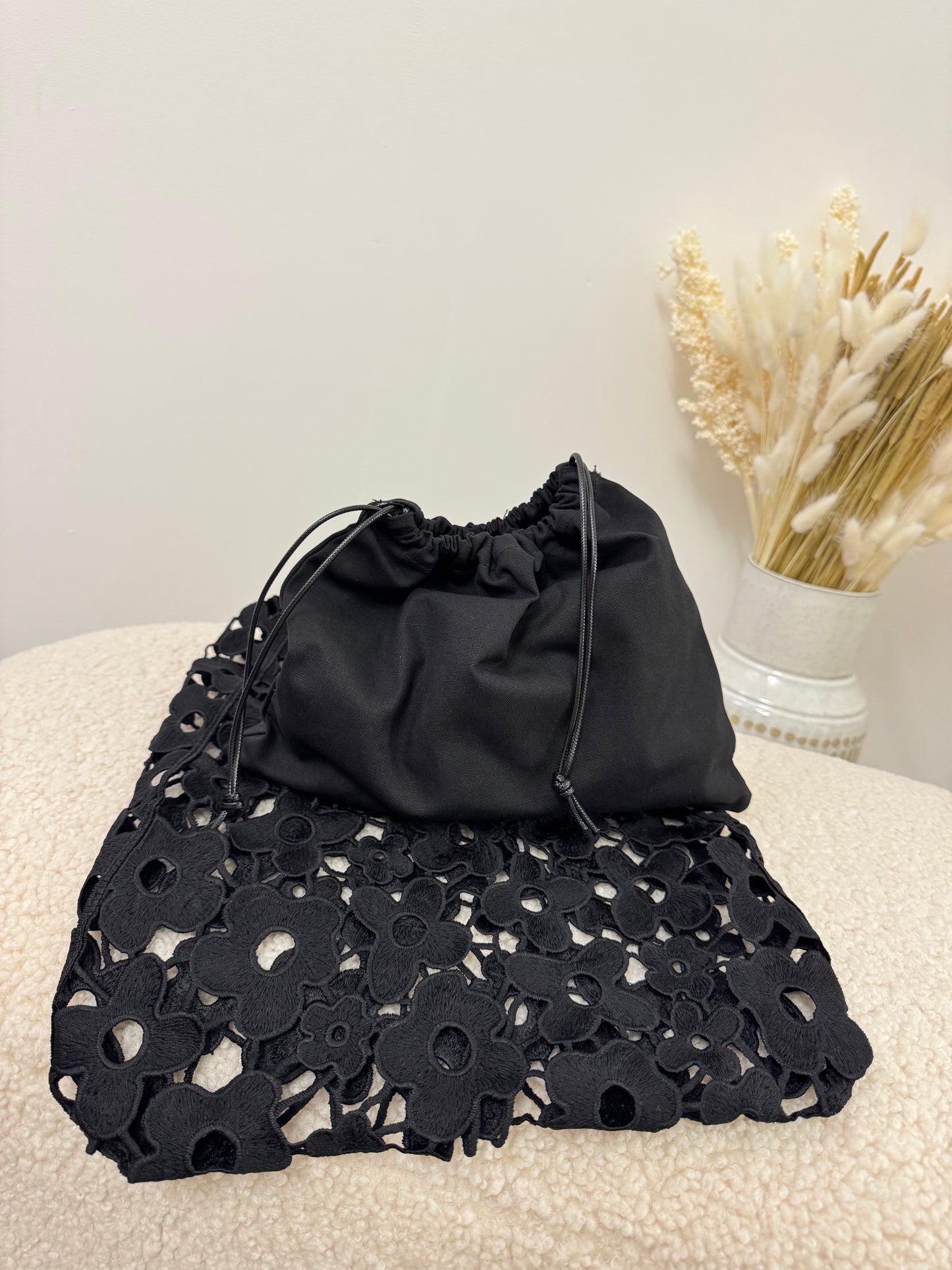 Tote bag effetto macramè floreale Nero