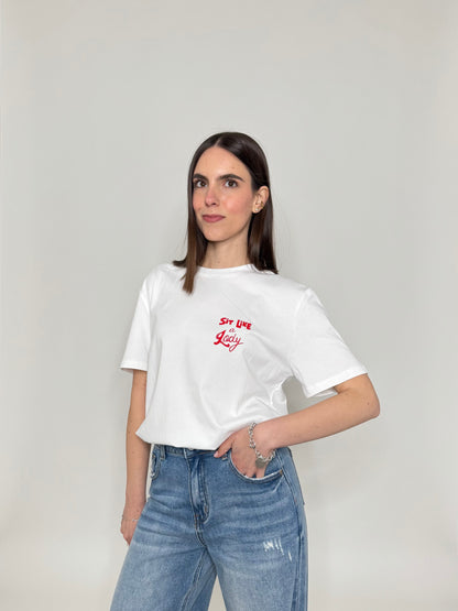 T-shirt in cotone con stampa "Sit like a Lady"