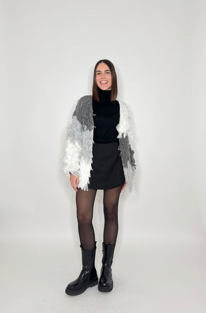 Cardigan con frange in maglia