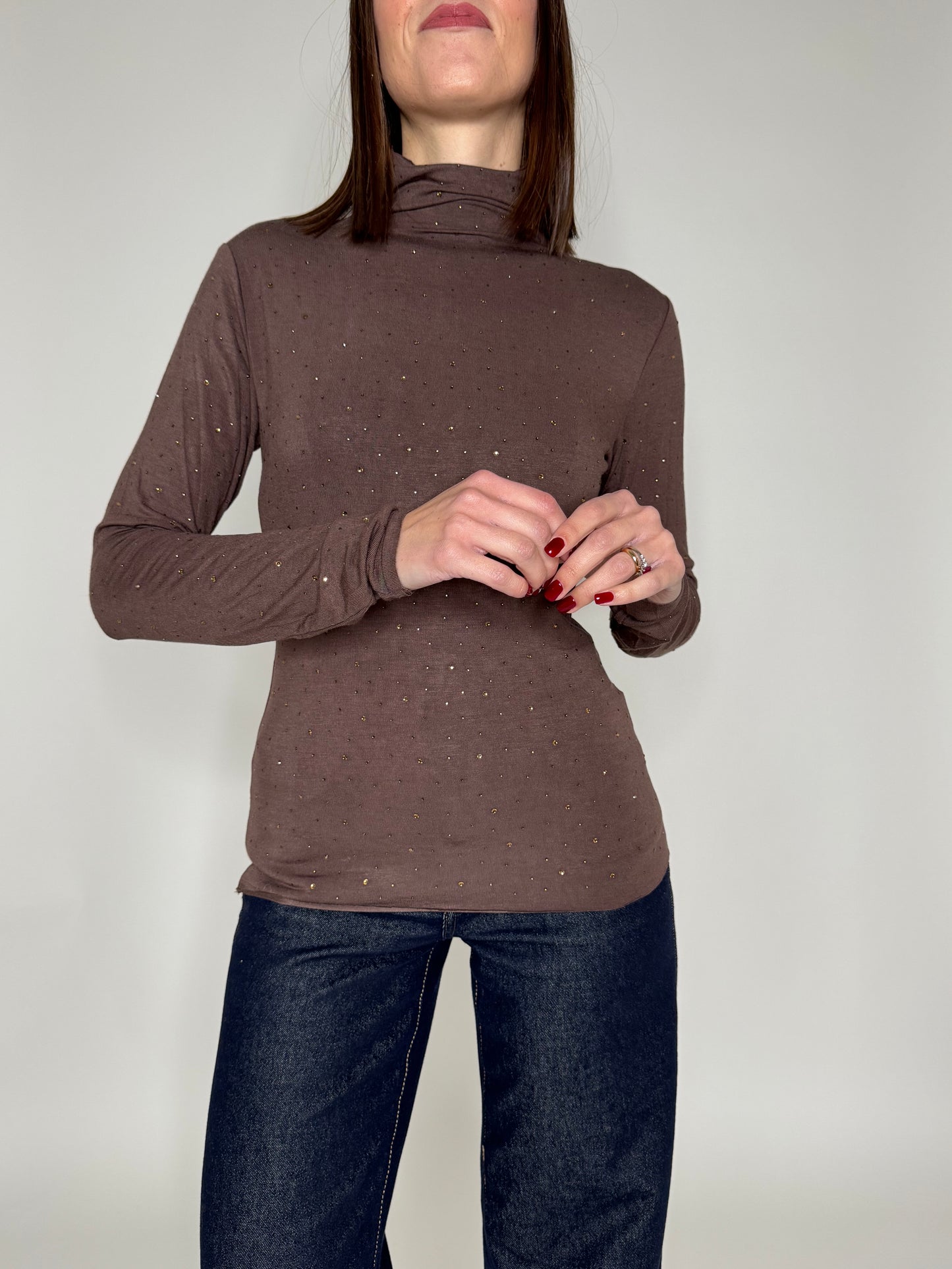 Maglia taglio laser mezzo collo in misto viscosa strass Moro